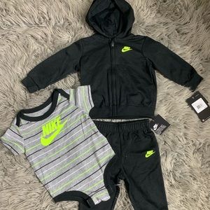 Nike baby/toddler set